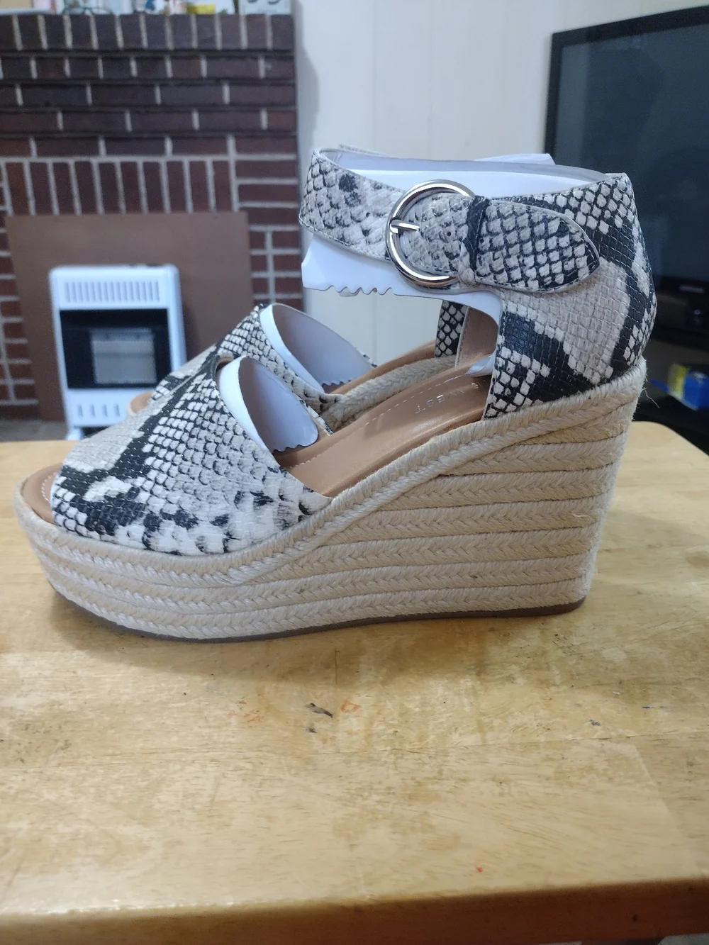 Womens Snake-Print Wedge Sandals in Black & White
